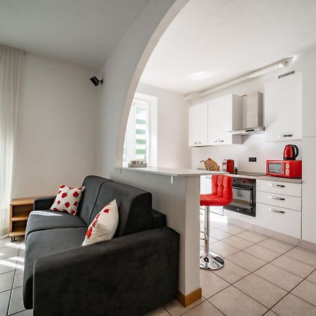 Dolce Teresa Apartment Манделло-дель-Ларио Экстерьер фото