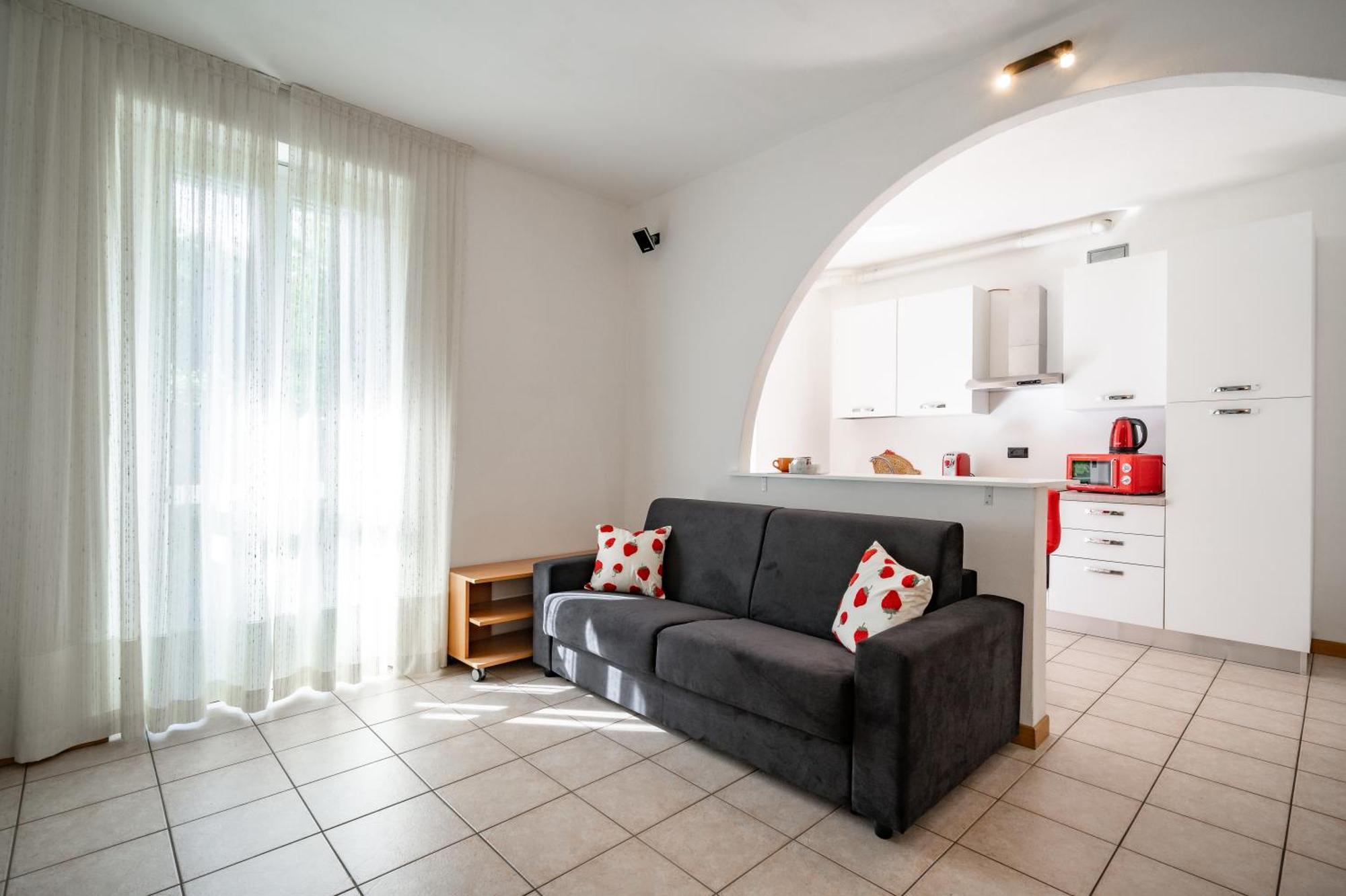 Dolce Teresa Apartment Манделло-дель-Ларио Экстерьер фото